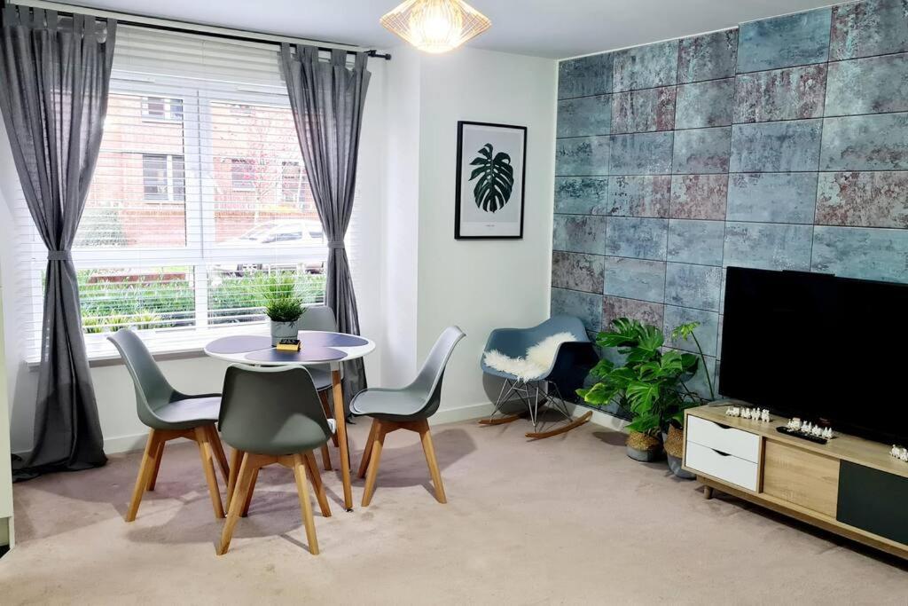 Stylish 2 Bedroom Apartment / Free Gated Parking Glasgow Exteriér fotografie