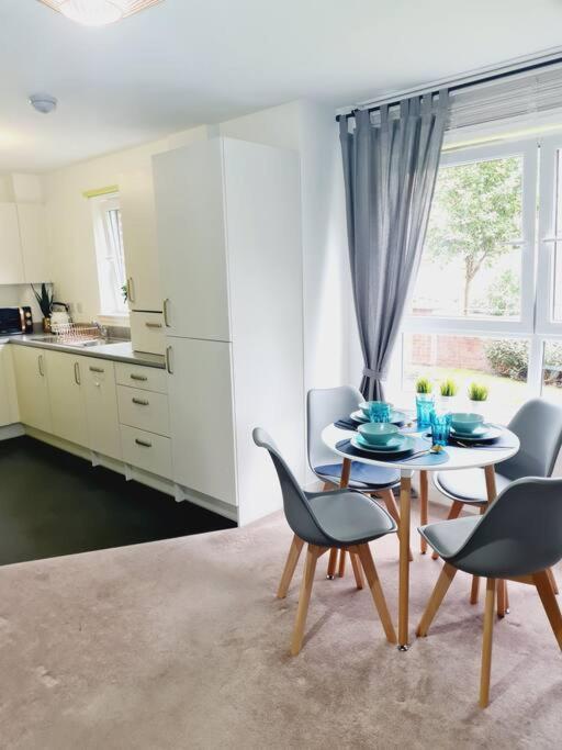 Stylish 2 Bedroom Apartment / Free Gated Parking Glasgow Exteriér fotografie