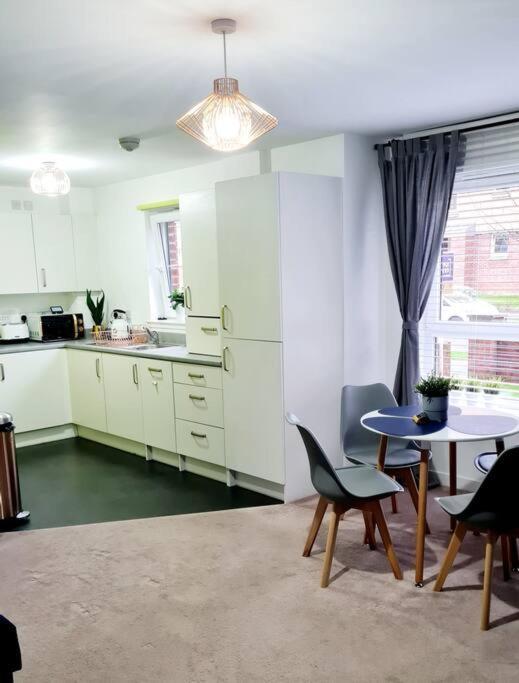 Stylish 2 Bedroom Apartment / Free Gated Parking Glasgow Exteriér fotografie